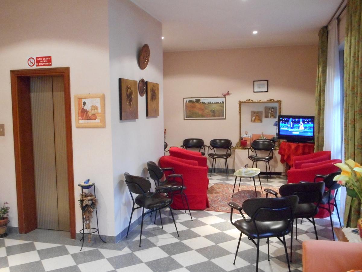 Hotel Gina Chianciano Terme Esterno foto