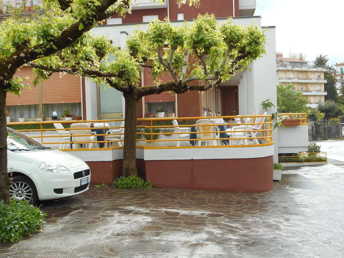 Hotel Gina Chianciano Terme Esterno foto